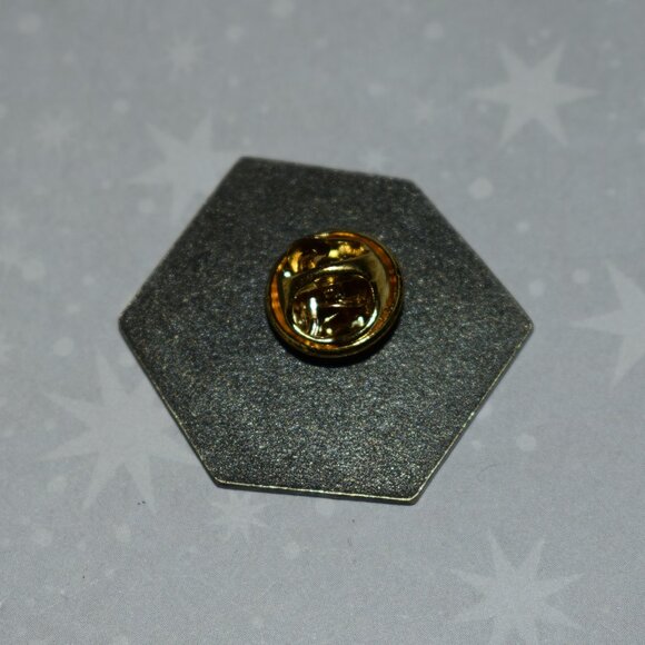 Gold Hellraiser Puzzle Box Metal Enamel Pin - Picture 3 of 3